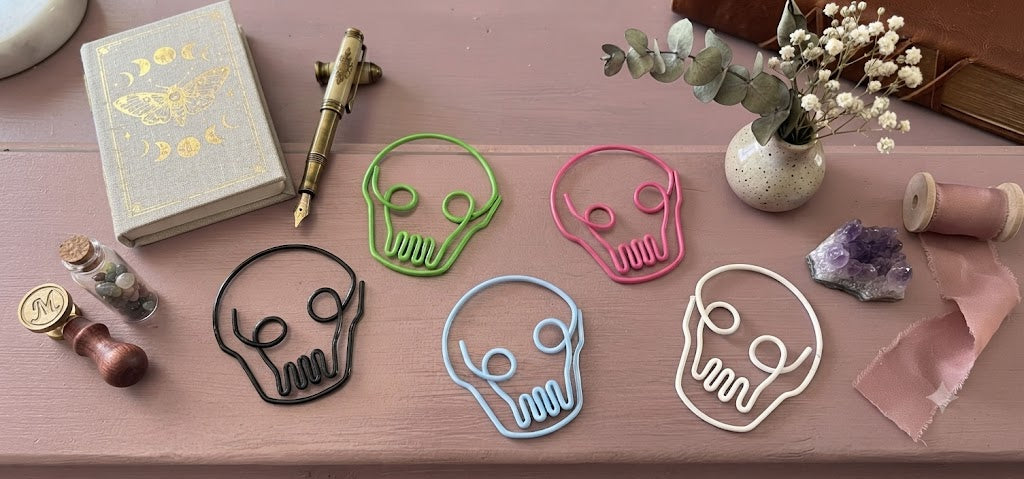 No Brainers - 10 skull paperclips